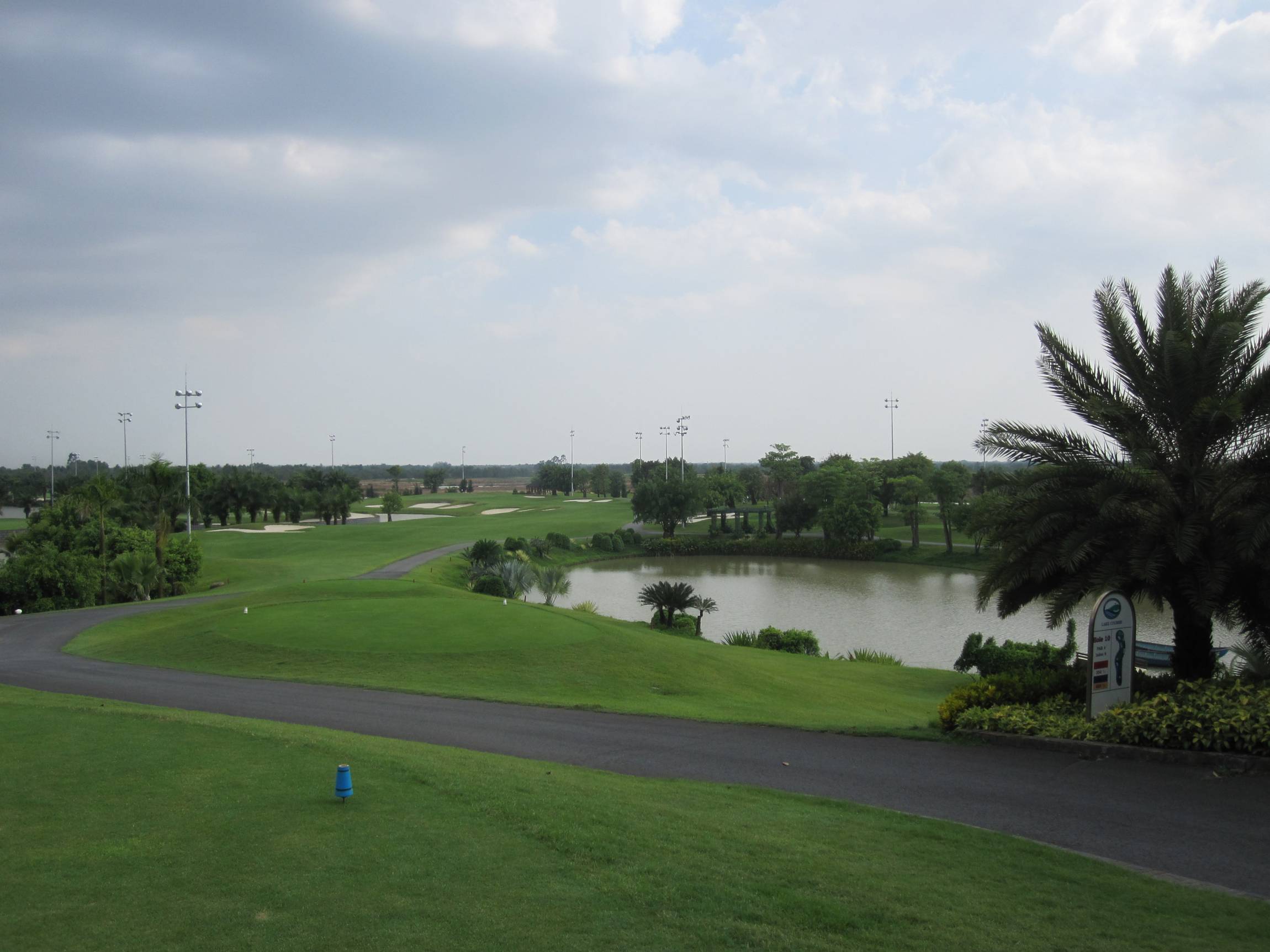 LONG　THANH　GOLF　CLUB_a0124132_1474843.jpg