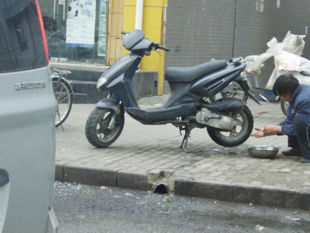 北京のバイク事情_e0192034_7544948.jpg