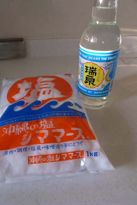 Okinawan salt and liquor_e0174281_10382439.jpg