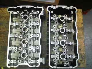 GPZ900RとZRX1200Rのシリンダーヘッド!_a0163159_1591436.jpg