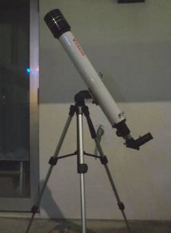 初心者用望遠鏡:ビクセン7cm屈折(ジャンク)_a0095470_01738100.jpg