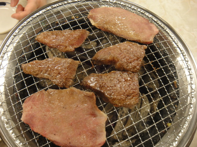 花見の後は、とても美味しい焼き肉を堪能しました。_a0143437_6203650.jpg