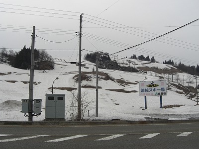浦佐スキー場の雪消え_a0084753_16533982.jpg