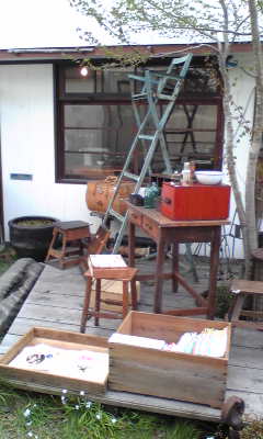 お花見とハワイアンカフェ、そして雑貨屋さん_c0131063_1921172.jpg