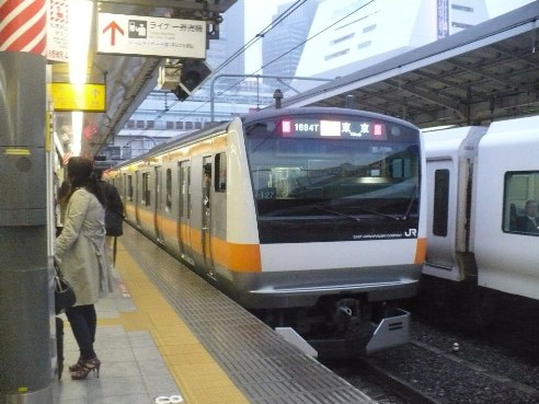 ２０１０年４月６日　中央線の新車_a0063364_23544054.jpg