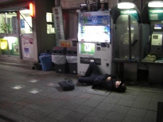 【ナビット神保町ブログ】　4/8（木）ニッポンの警察も大変です_d0052566_18284838.jpg