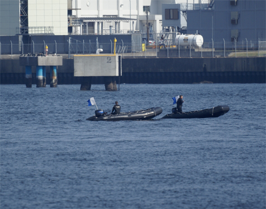 『YOKOSUKA軍港めぐり』SUPER INDUSTRIAL DIVERS（2）「吾妻島前」_e0150566_214119.jpg