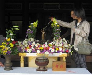 今日は花祭り（4月8日）_d0021786_21313627.jpg