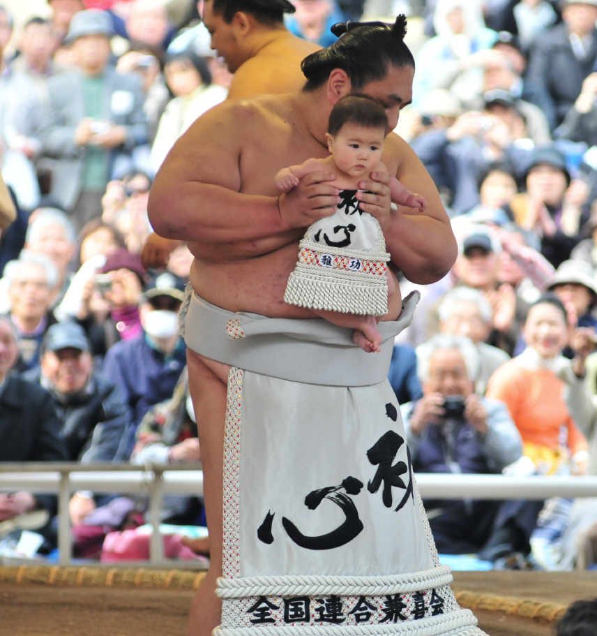 靖国神社奉納大相撲 キューブと夜と音楽と