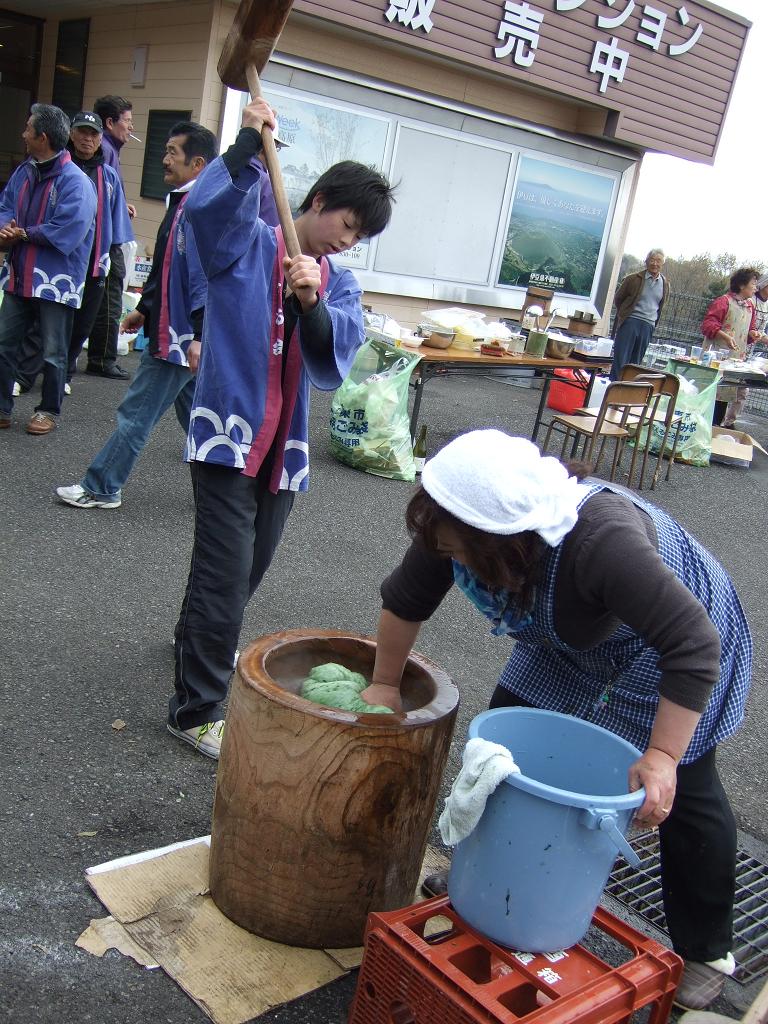 桜が満開の日にうまれたそうです☆_e0009714_1773463.jpg