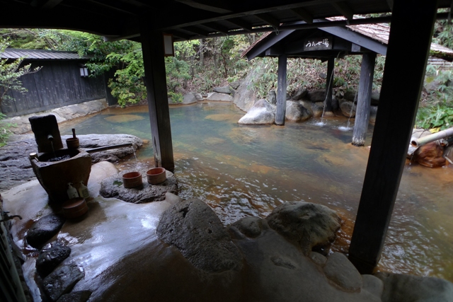 黒川温泉　旅館山河_a0097006_2074144.jpg