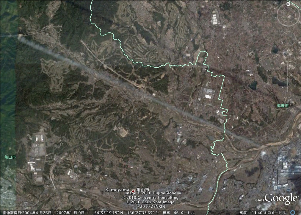 グーグル・アースにケムトレイルが?3:亀山市-鈴鹿市上空と豊川市上空_e0171614_9503226.jpg