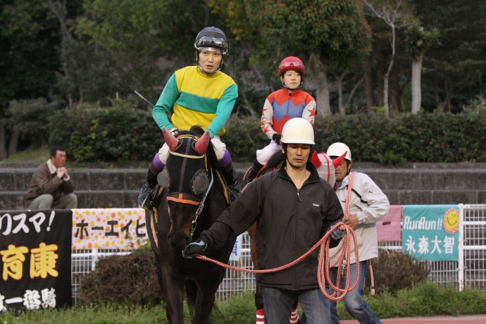 2010年4月4日(日) 高知競馬 6R C3-7_a0077663_8121452.jpg