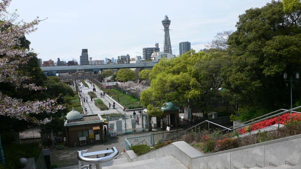 天王寺　茶臼山でラストお花見_f0012674_16182854.jpg