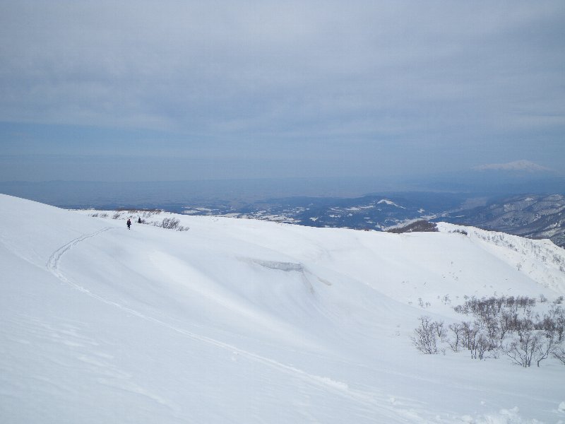 月山（北月山荘ルート） ～ ２０１０年４月１０日_f0170180_3341043.jpg