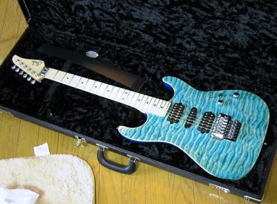 新たな名前とギター Dist Star 新たな名前とギター Dist Star
