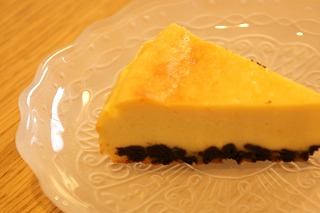 息子の焼いたチーズケーキ_e0158355_23114538.jpg