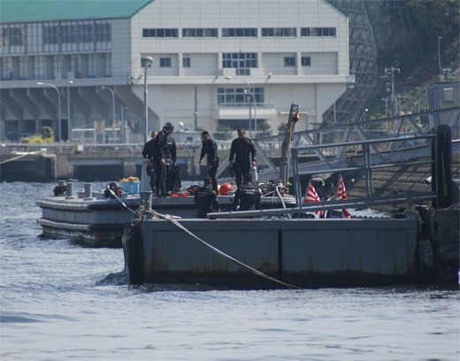 『YOKOSUKA軍港めぐり』横須賀水中処分隊・潜水医学実験隊の皆様_c0122266_234314.jpg