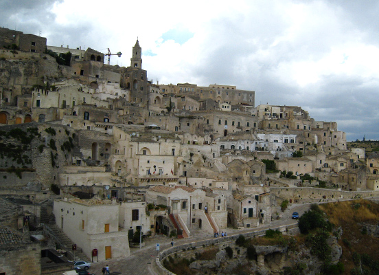 マテーラ 1. 美しく哀愁漂う岩窟住居の街_f0205783_10271435.jpg