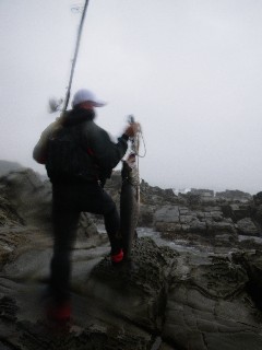 今日も行く釣り行脚：磯ヒラ釣行。_e0052088_12374267.jpg