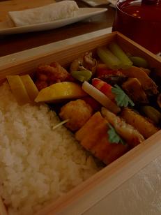 ＜重よし＞のお弁当_c0187754_19133053.jpg