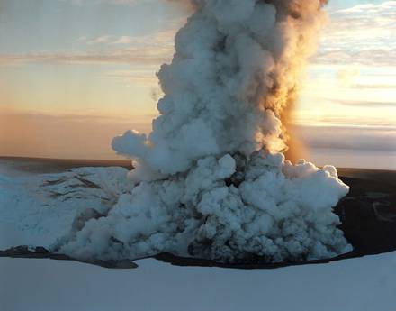 アイスランドの火山の噴火！_c0206352_5325961.jpg