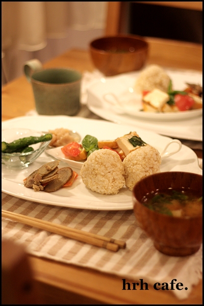 ちょこちょこ盛り付ける、晩御飯。_b0165178_9394549.jpg