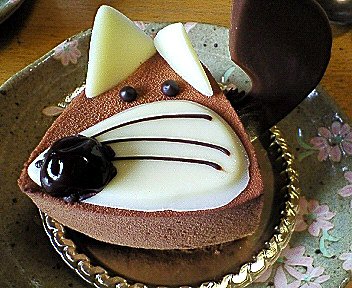 ユーハイムの ドイツのこどもの歌のケーキ とタカノの ショートケーキ Chokoballcafe