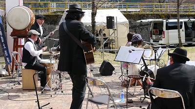 臥龍桜　音楽祭２０１０　開催！_c0220047_8274474.jpg