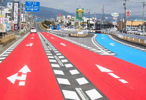 道路のペイント_d0080101_1233128.jpg