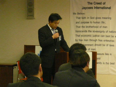 例会報告:4月例会『繋げるために伝えること ~若年層の就労現実~』_e0075103_2202062.jpg