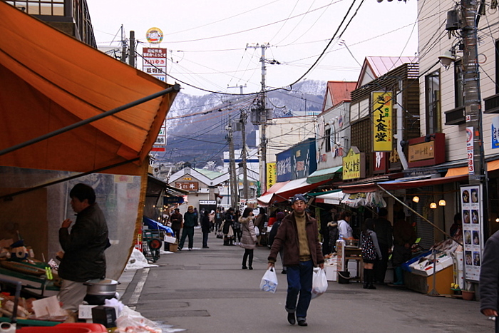 函館朝市通り_b0165522_18271611.jpg