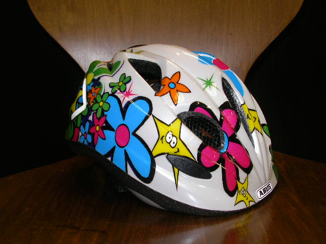 ABUSの子供用ヘルメット入荷しました!_b0189682_1105115.jpg
