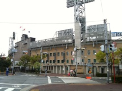 甲子園は独特の雰囲気!_b0004907_018935.jpg