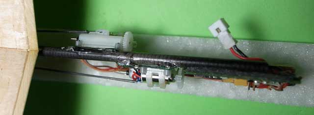 小型フリーフライトグライダーをRC化してみた。_d0067943_2274438.jpg