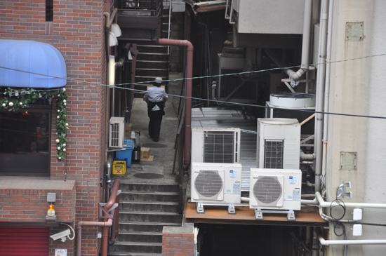 室外機萌え_e0171573_23511823.jpg