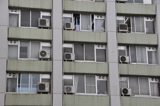 室外機萌え_e0171573_23514313.jpg