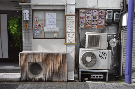 室外機萌え_e0171573_23515881.jpg