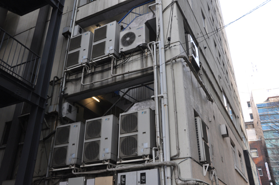 室外機萌え_e0171573_2351794.jpg