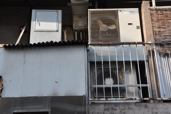 室外機萌え_e0171573_23531060.jpg