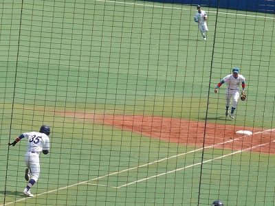 4月19日 東都大学野球2部 青学大対駒澤大_b0166128_1343180.jpg