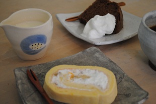 ロールケーキ＆シフォンケーキ_a0163282_2363996.jpg