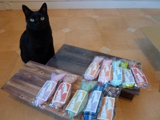 猫の森オフラインショッピングゆきねこショップ のぇるろった編。_a0143140_1920678.jpg