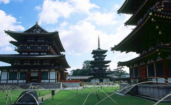 <2010年4月24日>大和路・旅の思い出レビュー(その1):奈良・西ノ京・斑鳩編_c0119160_61285.jpg