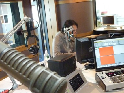 2010-04-24 明日は4月最後の放送_e0021965_10453686.jpg
