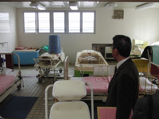 特別養護老人ホームの視察_f0141310_232906.jpg