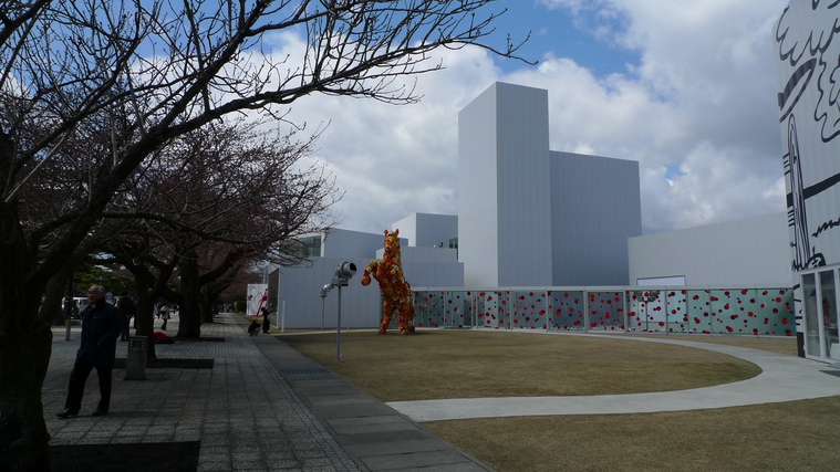 十和田市現代美術館オープニングに行ってきました【リンク先さらに追加】_d0028322_016321.jpg