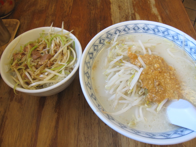 九州ラーメン桜島のスタミナ丼セット¥650@八王子_b0042308_21473968.jpg