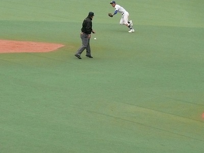 4月20日 東都大学野球2部 駒澤大対青学大_b0166128_1241658.jpg