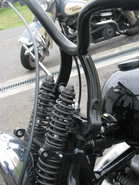 EARLY SHOVEL_a0165898_1205622.jpg